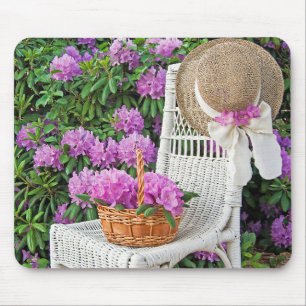 Tapis De Souris fauteuil en osier dans le jardin azalea
