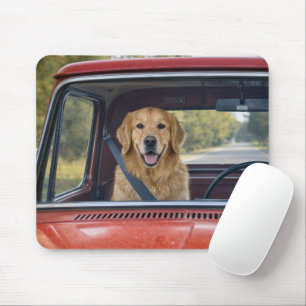 Tapis De Souris Golden Retriever portant une ceinture de sécurité