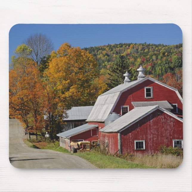 Tapis De Souris Grange rurale classique et route, White Mountain (Devant)