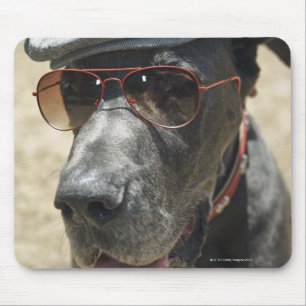 Tapis De Souris Great dane utilisant le casquette et les lunettes