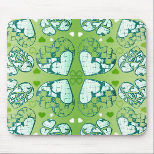 Tapis De Souris Green and white Whimsical Romantic Hearts pattern