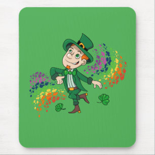 Tapis De Souris Joli et souriant dancing leprechaun, un arc-en-cie