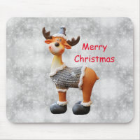 Joyeux orignal de Noël portant un casquette