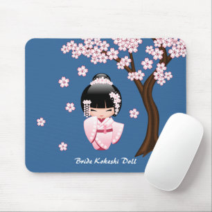 Tapis De Souris Kimonon rose Kawaii Kokeshi sur fond bleu