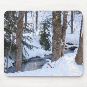 Tapis De Souris La neige a couvert des bois