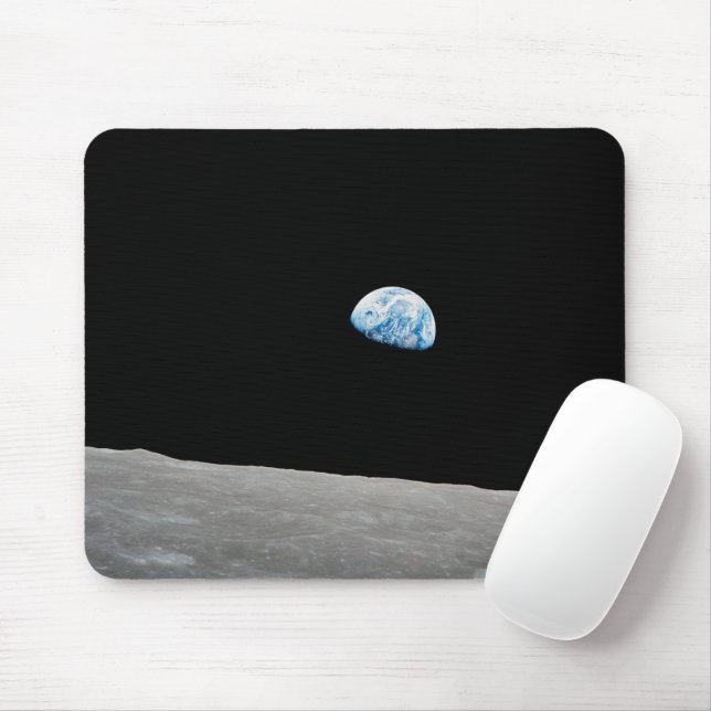 Tapis De Souris La Terre S'Élève Au-Dessus De L'Horizon Lunaire. (Avec souris)