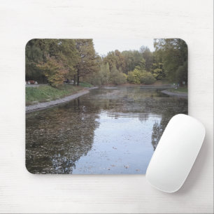 Tapis De Souris Lac Automnal Tranquille – Édition Scandinave