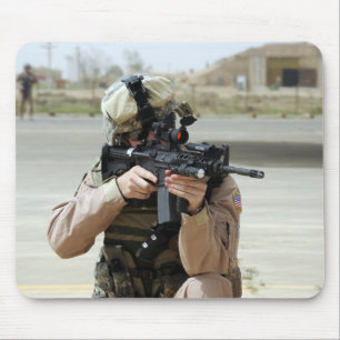 Tapis De Souris L'aviateur de l'Armée de l'Air d'USA conduit la