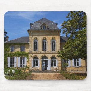 Tapis De Souris Le bâtiment principal du château, rénové par