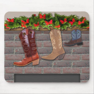 Tapis De Souris Le Cowboy Boot Stockings près de la cheminée