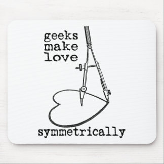 Tapis De Souris Le geeks fait l'amour symétriquement