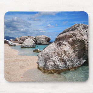 Tapis De Souris Les roches à Cala Mariolu échouent dans le