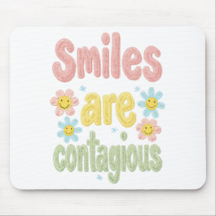 Tapis De Souris Les sourires de fleurs pastel mignons sont contagi