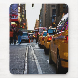 Tapis De Souris Ligne de taxi dans NYC, photo par : Joe Dantone