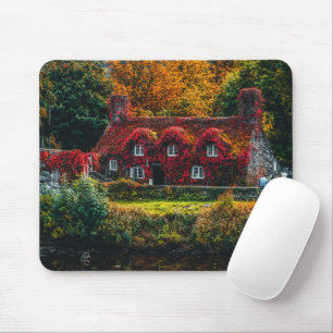 Tapis De Souris Maison de campagne avec vignes rouges Couvrant la 