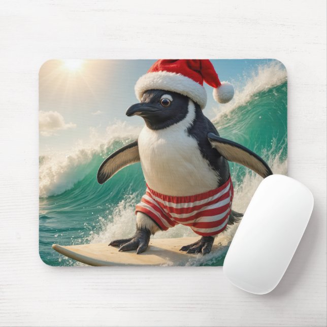 Tapis De Souris Manchot de Noël surfant sur une vague océanique (Avec souris)