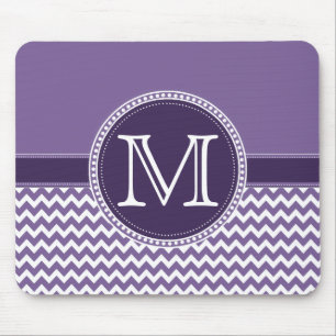 Tapis De Souris Mariage de monogramme Chevron blanc et violet