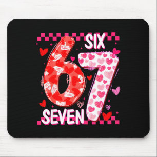 Tapis De Souris Mignon Rose 67 Saint-Valentin Six Sept Drôle Mème 