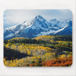 Tapis De Souris Montagne et arbres de Milou