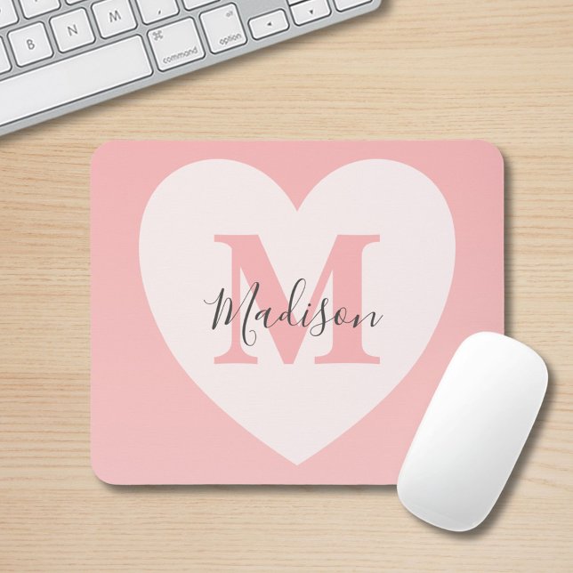 Tapis De Souris Nom du monogramme personnalisé du coeur rose vif (Créateur téléchargé)