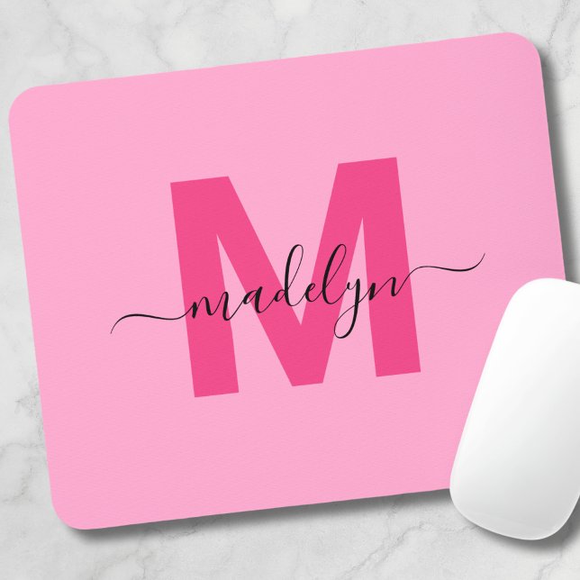 Tapis De Souris Nom du script Monogramme rose fille (Girly Pink Monogram Script Name Mouse Pad)