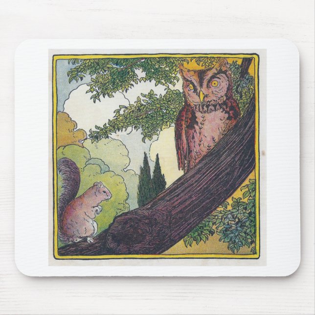 Tapis De Souris O est l'ancien hibou qui est assis dans un arbre (Devant)