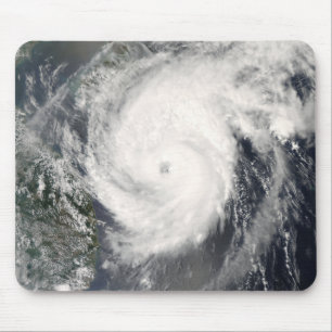 Tapis De Souris Ouragan Neoguri approchant la Chine 2