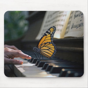 Tapis De Souris Papillon Monarque Sur Clavier Piano