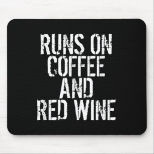 Tapis De Souris Passe Sur Le Café Et Le Vin Rouge