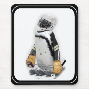 Tapis De Souris Petit Penguin portant un engin de hockey