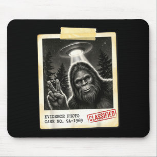 Tapis De Souris Photo d'évidence vintage drôle d'alien bigfoot ufo