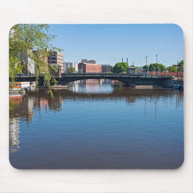 Tapis De Souris pont de la rue state franchissant la rivière milwa (Devant)