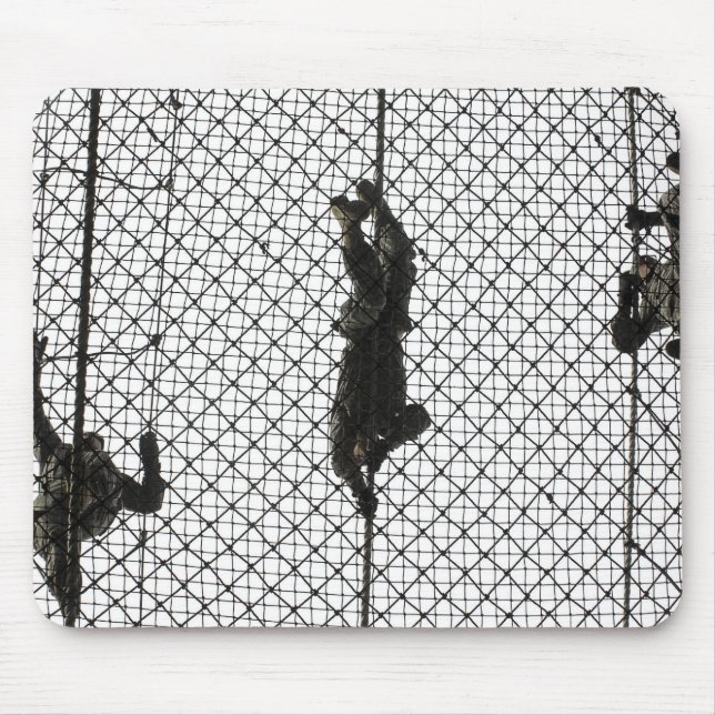 Tapis De Souris recrues accomplissant un obstacle (Devant)