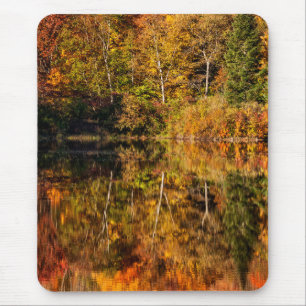 Tapis De Souris Reflet d'automne sur l'étang Coffin