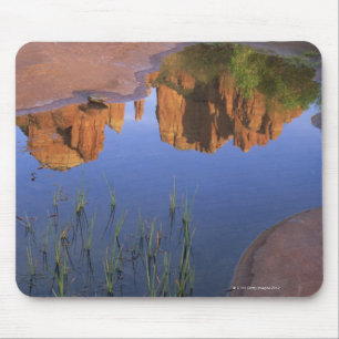 Tapis De Souris Réflexion de roche de cathédrale, Sedona, Arizona