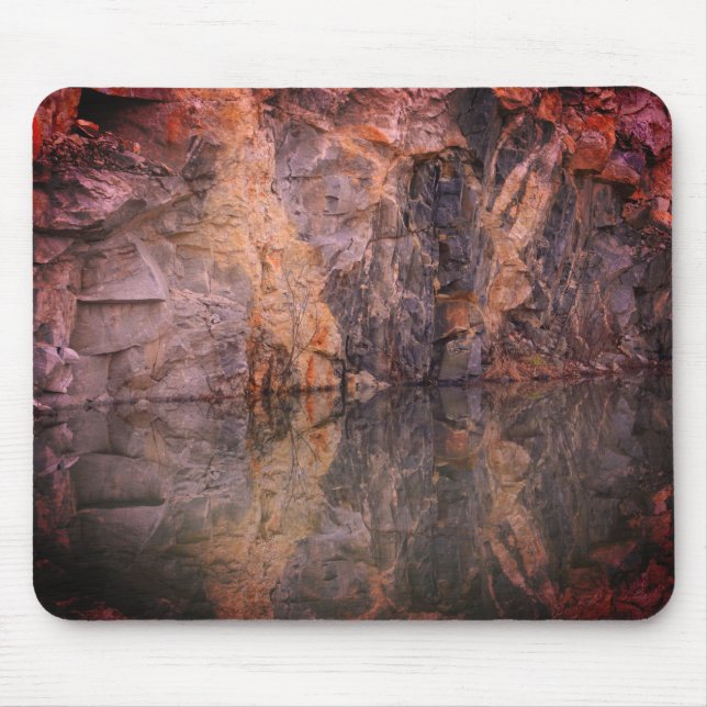 Tapis De Souris Réflexion sur le mur de carrière de Granite Rock # (Devant)