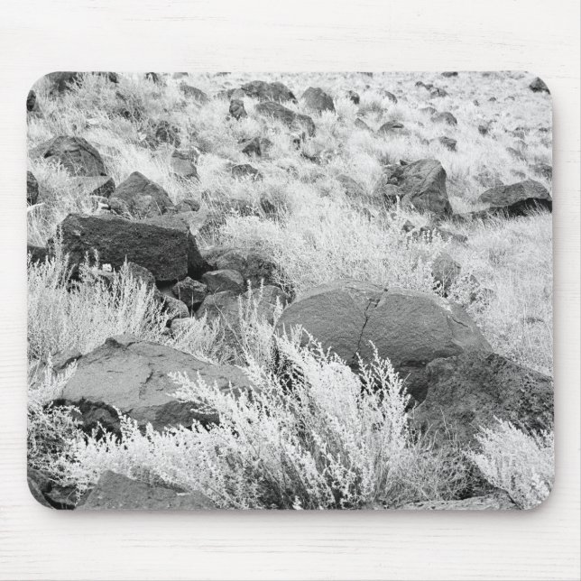 Tapis De Souris Roches de lave de basalte dans le désert, photo (Devant)