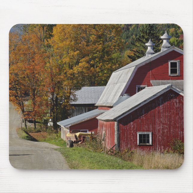 Tapis De Souris Route près de grange/de ferme rurales classiques (Devant)
