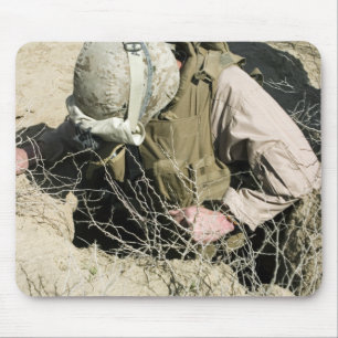 Tapis De Souris Sauts de marine des USA en bas d'un trou