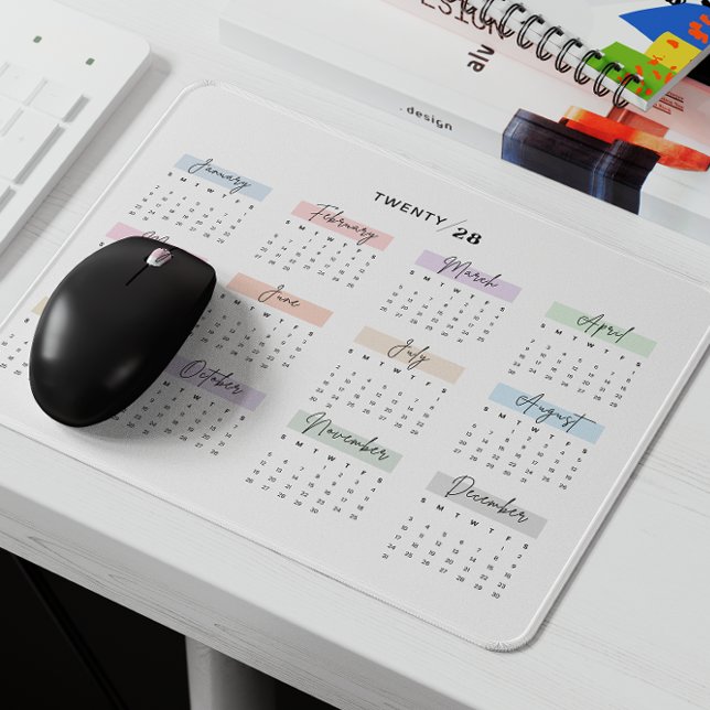 TAPIS DE SOURIS SCRIPT PASTEL ÉCRIT À LA MAIN DU CALENDRIER 2028 (Créateur téléchargé)