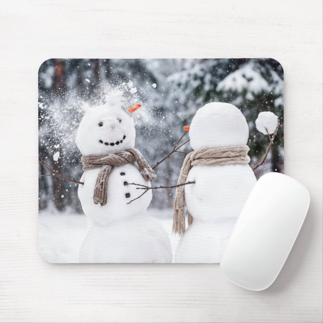 Tapis De Souris Snowmen Having a Snowball Fight (Avec souris)