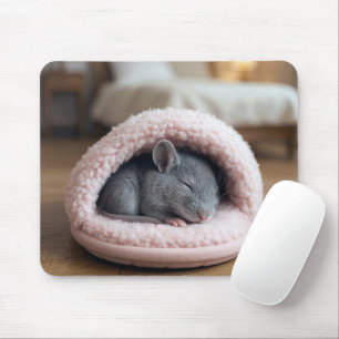 Tapis De Souris Souris grise dormant dans une pantoufle rose
