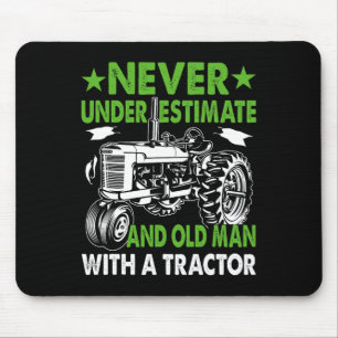 Tapis De Souris Sous-estimer un vieil homme avec un tracteur