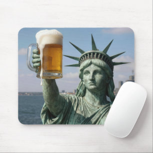 Tapis De Souris Statue de la Liberté tenant un verre à bière