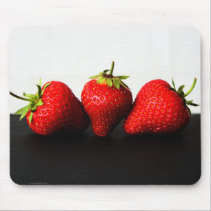 Tapis De Souris Strawberries On White Over Black mpcn