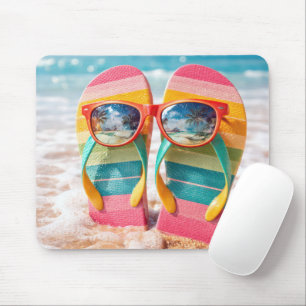 Tapis De Souris Tongs collés dans le sable de la plage avec des lu
