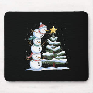 Tapis De Souris Trois bonshommes de neige arrangent un arbre de No