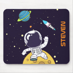 Tapis De Souris Un astronaute spatial flotte dans l'espace