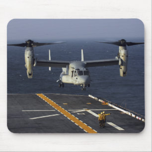 Tapis De Souris Un avion du balbuzard V-22 prépare pour débarque