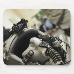 Tapis De Souris Un casque d'équipage de conduite entièrement assem